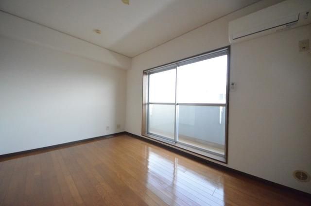 居室・リビング　☆明るいお部屋です☆