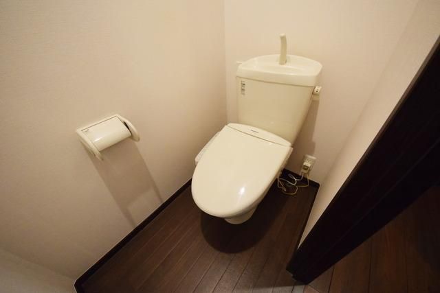 トイレ　。・。・温水洗浄便座付のトイレです！。・。・