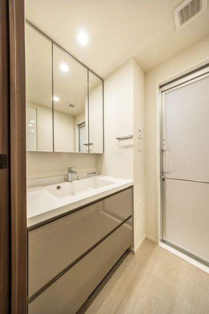 洗面設備　※写真は同タイプ住戸です。