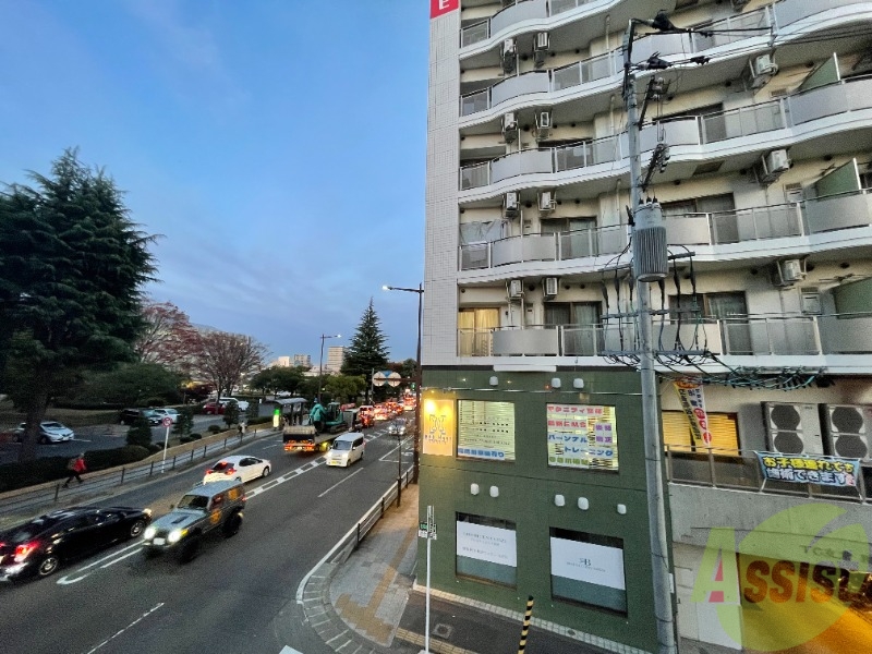 その他設備　陽当たりはいい感じです。道路が近いので音が気になるかもですね