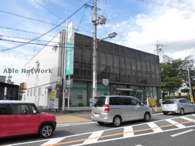 銀行　りそな銀行河内千代田支店（銀行）まで423m