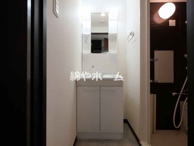 洗面設備　使いやすい洗面所です