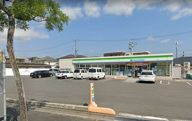 コンビニ　ファミリーマート　高柳西町店（コンビニ）まで204m