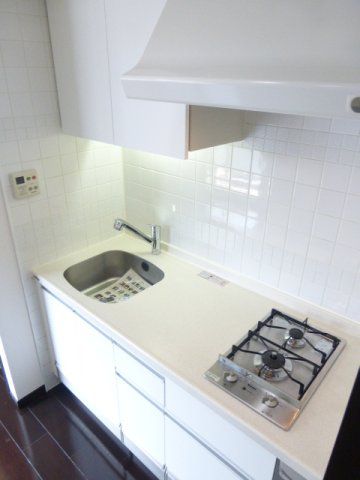都営浅草線 三田駅 徒歩3分 11階建 築23年のキッチン写真
