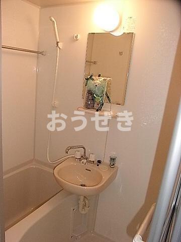 京急本線 上大岡駅 徒歩8分 2階建 築16年の風呂写真