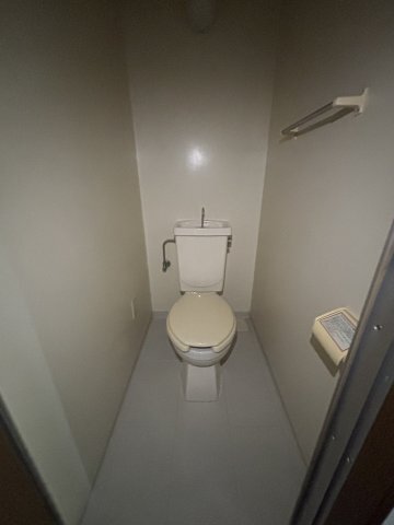 地下鉄鶴舞線 浅間町駅 徒歩3分 4階建 築27年のトイレ写真