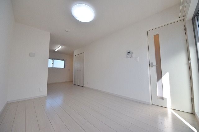 その他部屋・スペース　★12帖のＬＤＫ・さわやかなホワイトフローリングのお部屋で…