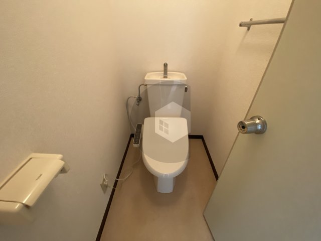 フォーレストコートA棟のトイレ写真