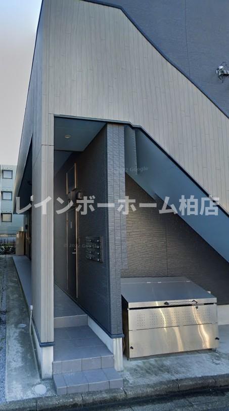 エントランス　清潔なエントランスです