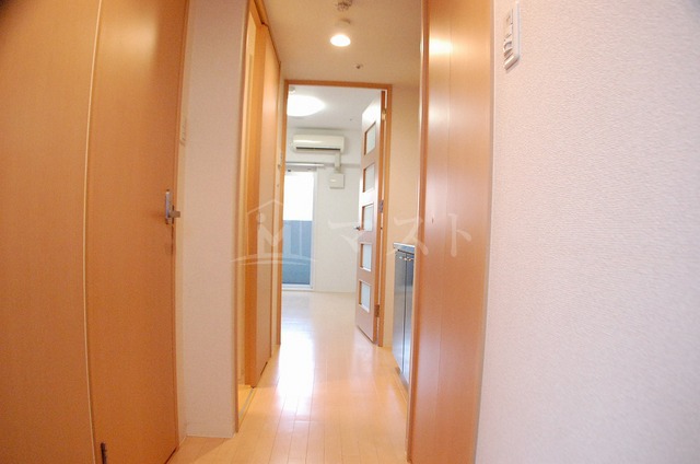 玄関　※建物内別間取参考写真
