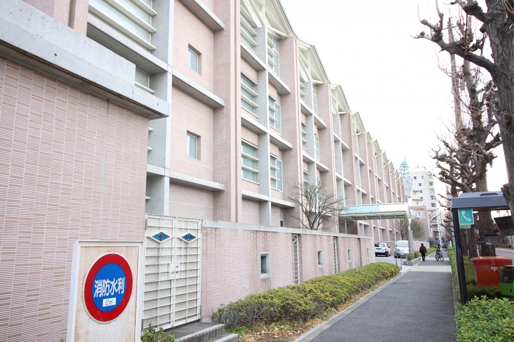 高校・高専　女子聖学院（高校・高専）まで236m