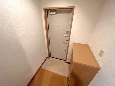 ウィステリアの玄関写真