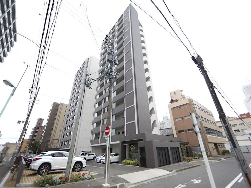 建物外観　外観　オートロック　宅配ＢＯＸ　防犯カメラ　外壁タイル張り