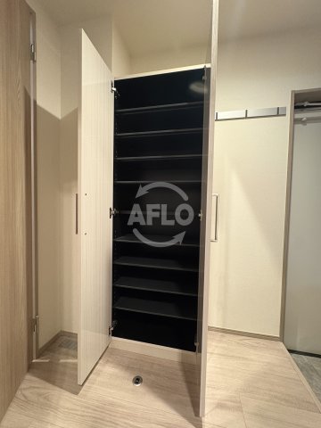 収納　LOFTRIA大正　シューズボックス