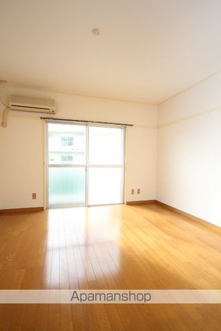 ＪＲ日豊本線 都城駅 徒歩17分 3階建 築41年の居間写真