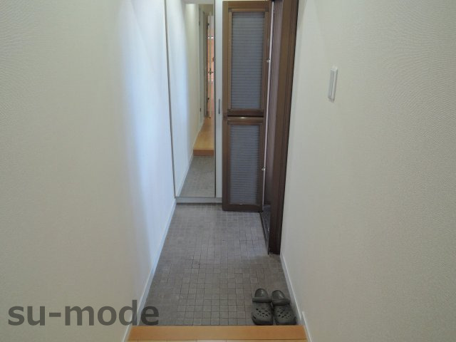 玄関　写真は別部屋