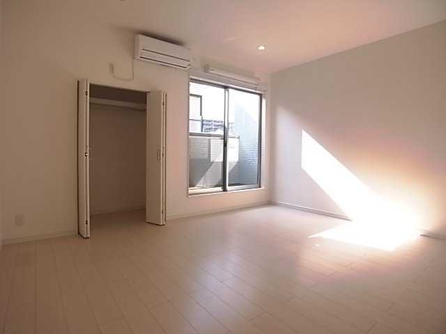 ロワジール硯町の居間写真