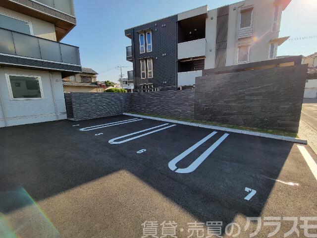 駐車場　敷地内駐車場