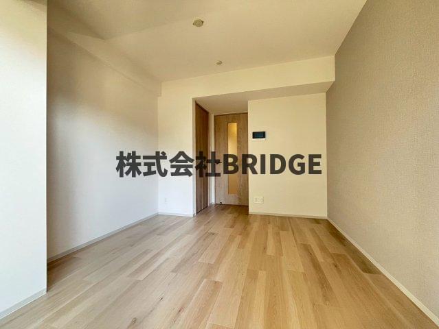 ArtizA瓦屋町IIの居間写真