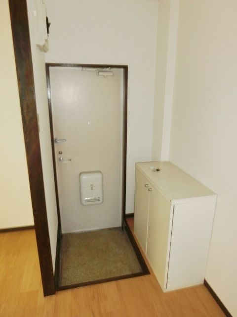 玄関　シューズBOX付です。