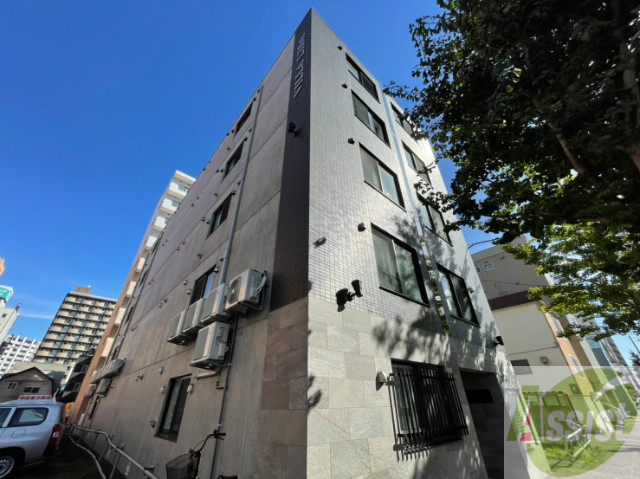 建物外観　札幌市中央区南５条東「ＶＩＬＬＡ　ＬＩＩＳＡ」