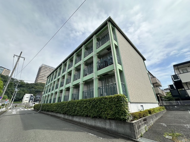 多摩都市モノレール 中央大学・明星大学駅 徒歩3分 築27年