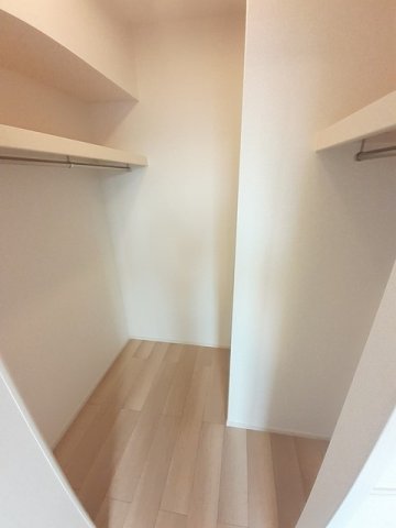 収納　ウォークインクローゼットなので収納豊富です☆