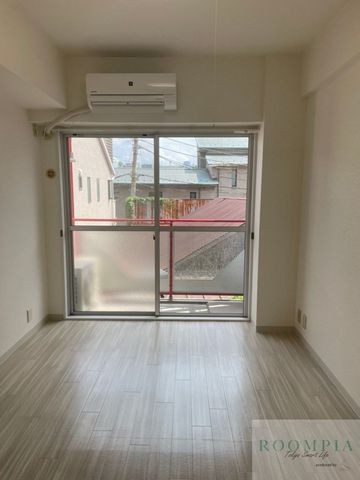 カサール目白台の居間写真