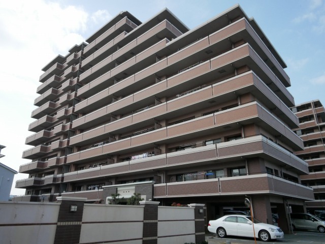 建物外観　最寄り駅徒歩9分圏内の人気マンションです！