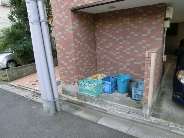 その他共有部分　ゴミ置き場はこちらです☆