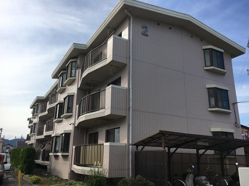 静岡市清水区八坂東のマンションの建物外観