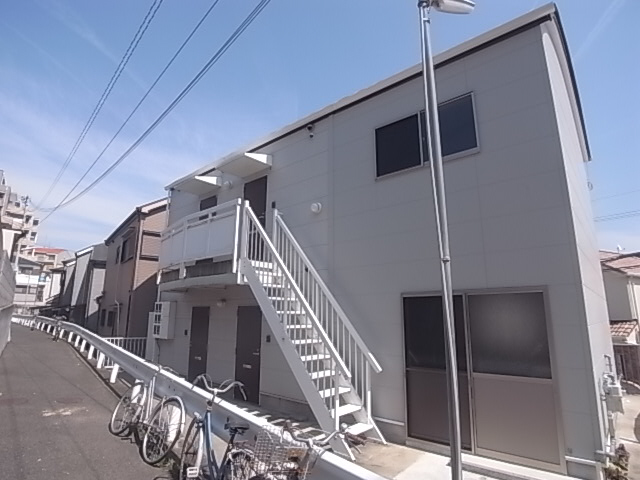 神戸市兵庫区会下山町のアパートの建物外観