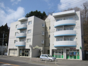 函館市戸倉町のマンションの建物外観