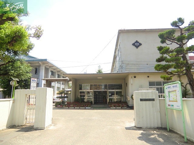 中学校　桑田中学校（中学校）まで3200m