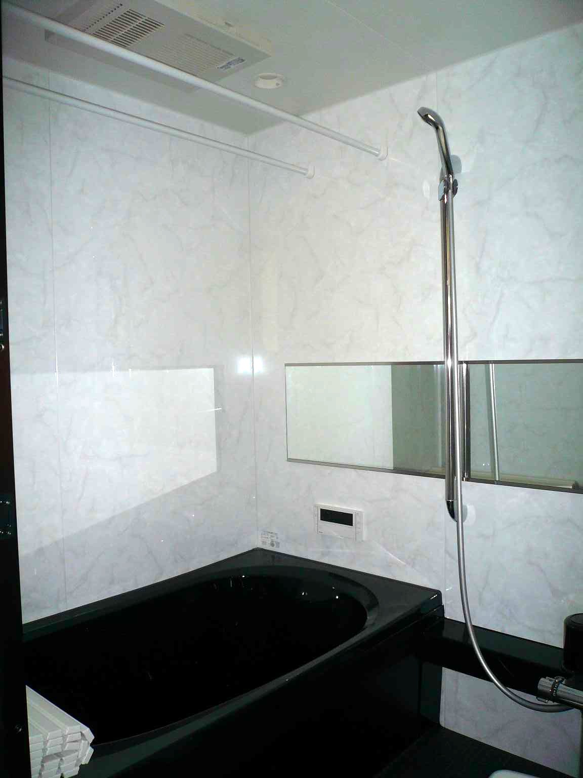 バス・シャワールーム　同物件の別のお部屋の写真です