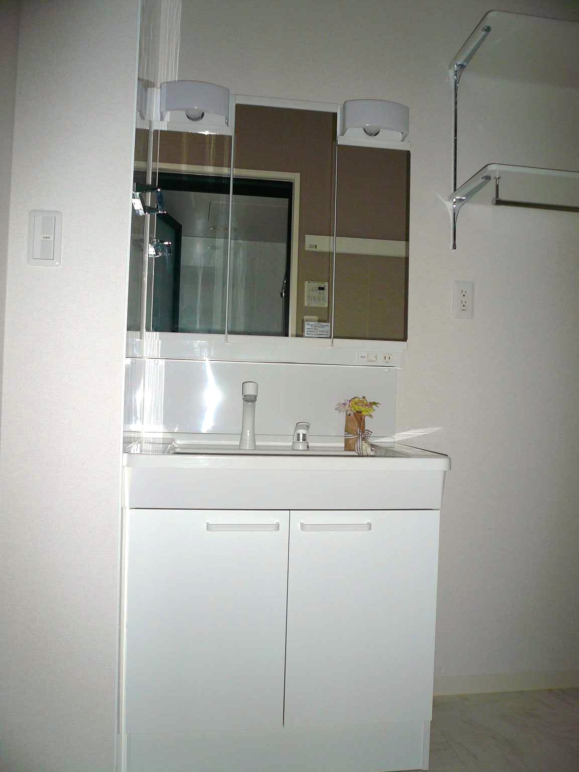 洗面設備　同物件の別のお部屋の写真です