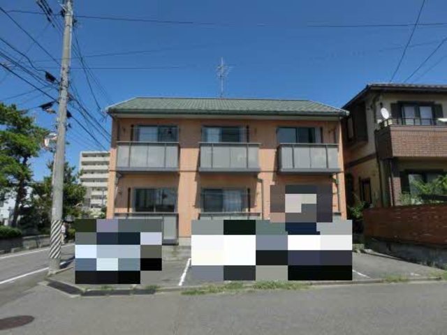 新潟市中央区神道寺のアパートの建物外観