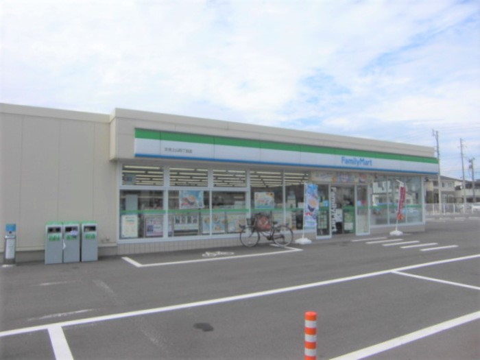 コンビニ　ファミリーマート新潟女池神明店（コンビニ）まで437m