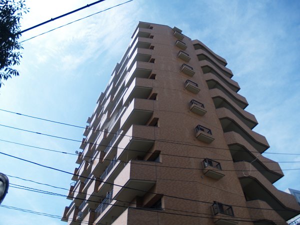 仙台市青葉区本町のマンションの建物外観
