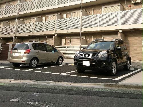 【クレイノグラシアス　ツーの駐車場】