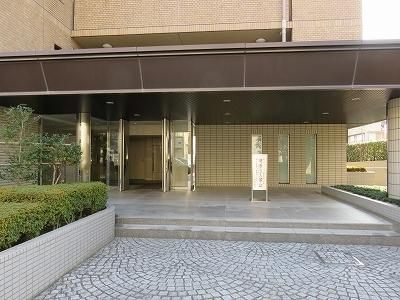 【大田区多摩川のマンションのエントランス】