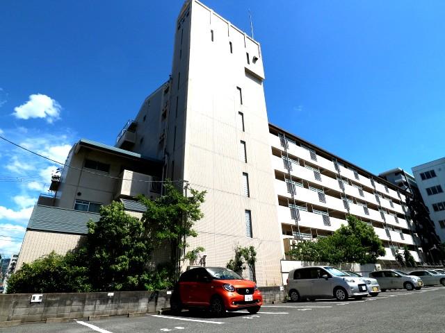 【奈良市大宮町のマンションの建物外観】