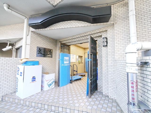 【川崎市高津区二子のマンションのエントランス】