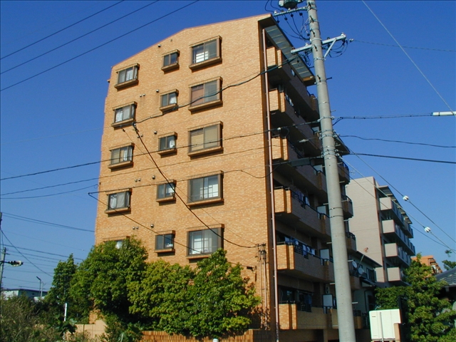 【スカイヒルズ植田の建物外観】