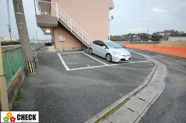 【シティハイツイギスIIの駐車場】