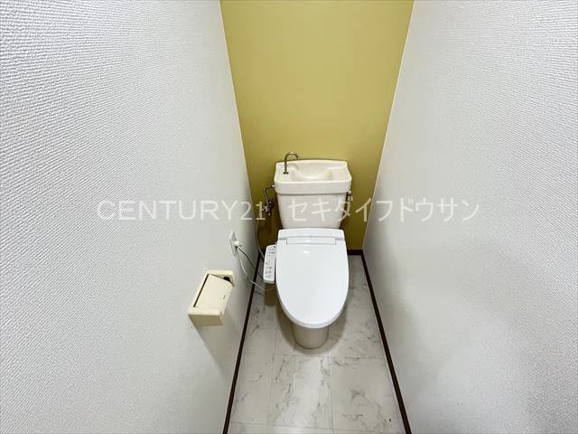 トイレ　温水洗浄便座