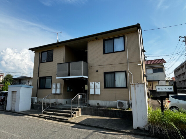 古賀市天神のアパートの建物外観