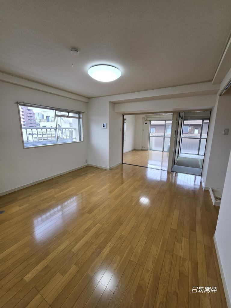中尾マンションの居間写真