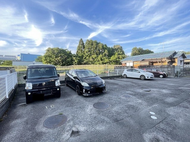 【ラポート宇治川の駐車場】