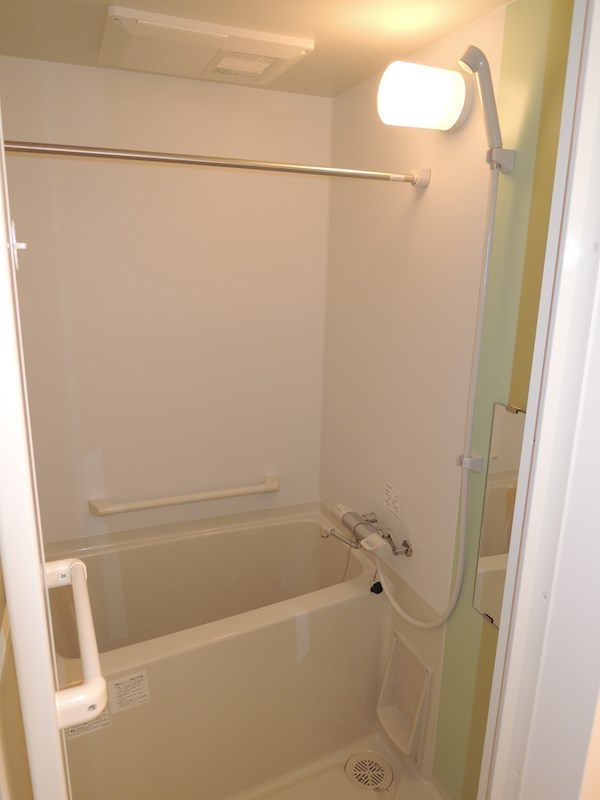 バス・シャワールーム　バスルーム